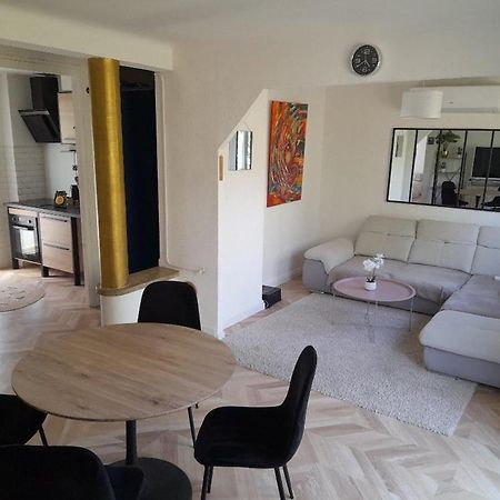 Appartement Aux Alyscamps 2, Climatisation, Wifi, Parking Арл Екстериор снимка