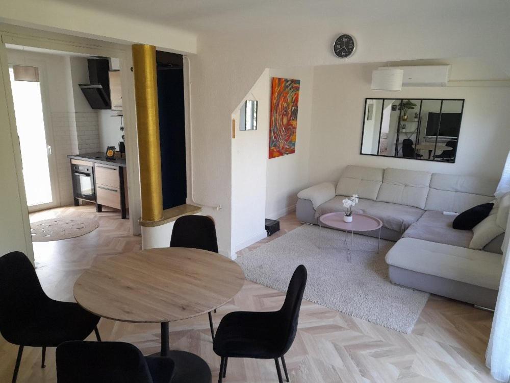 Appartement Aux Alyscamps 2, Climatisation, Wifi, Parking Арл Екстериор снимка